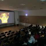 La cooperativa ha prodotto un documentario con protagonisti i ragazzi: Vernissage, che l�anno scorso ha vinto un festival nazionale. Ultimamente ha poi proposto un laboratorio musicale in cui i figli di detenuti e di professionisti suonano insieme ignorando l�identit� gli uni degli altri, arrivando cos� a conoscersi attraverso la musica